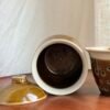 Tasse céramique en grès avec filtre à thé intégré