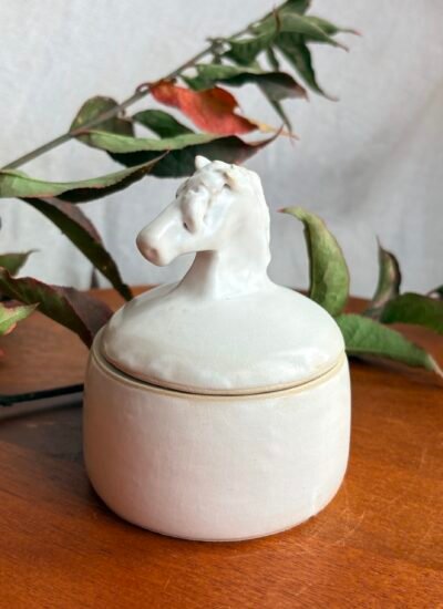 Boite céramique cheval