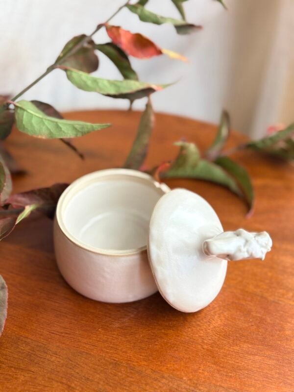 Boite céramique cheval